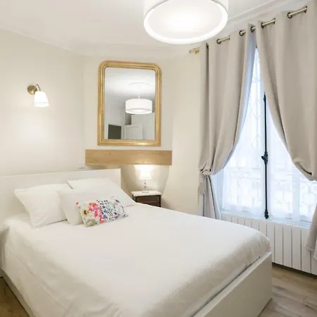 Le Mistral Apartment *